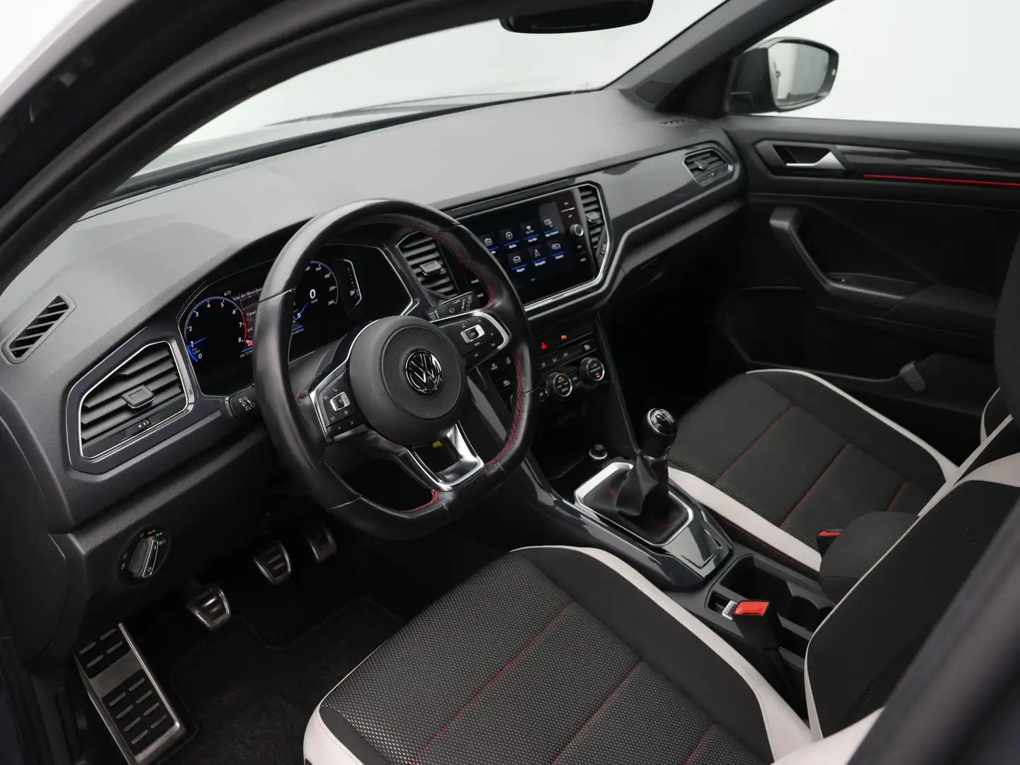 Volkswagen T-Roc 1.0 TSI 115 pk Sport | Achteruitrijcamera | Naviga Gris - 2