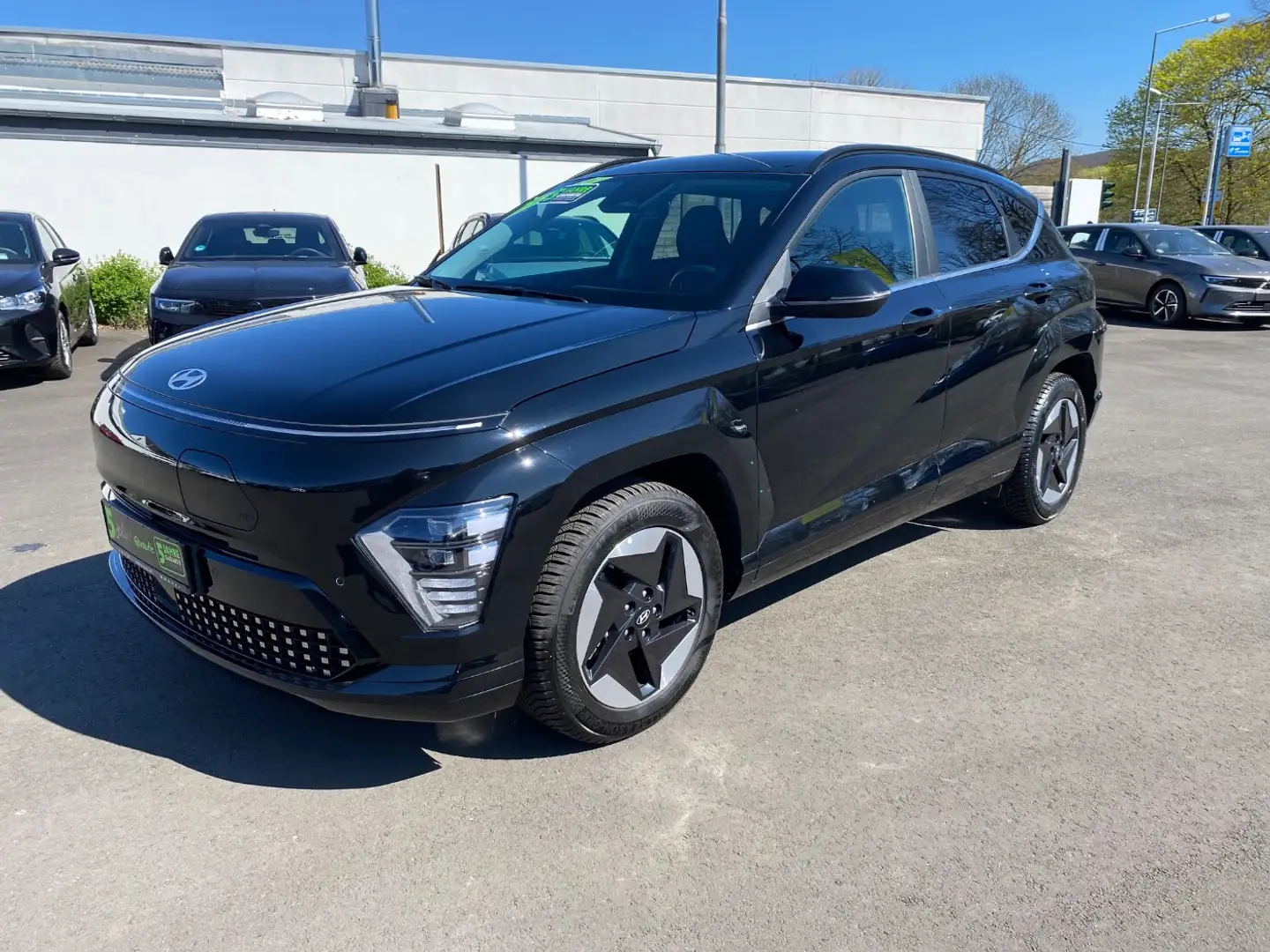 Hyundai KONA Elektro SX2 Trend Navi, Wärmepumpe, SHZ Zwart - 2