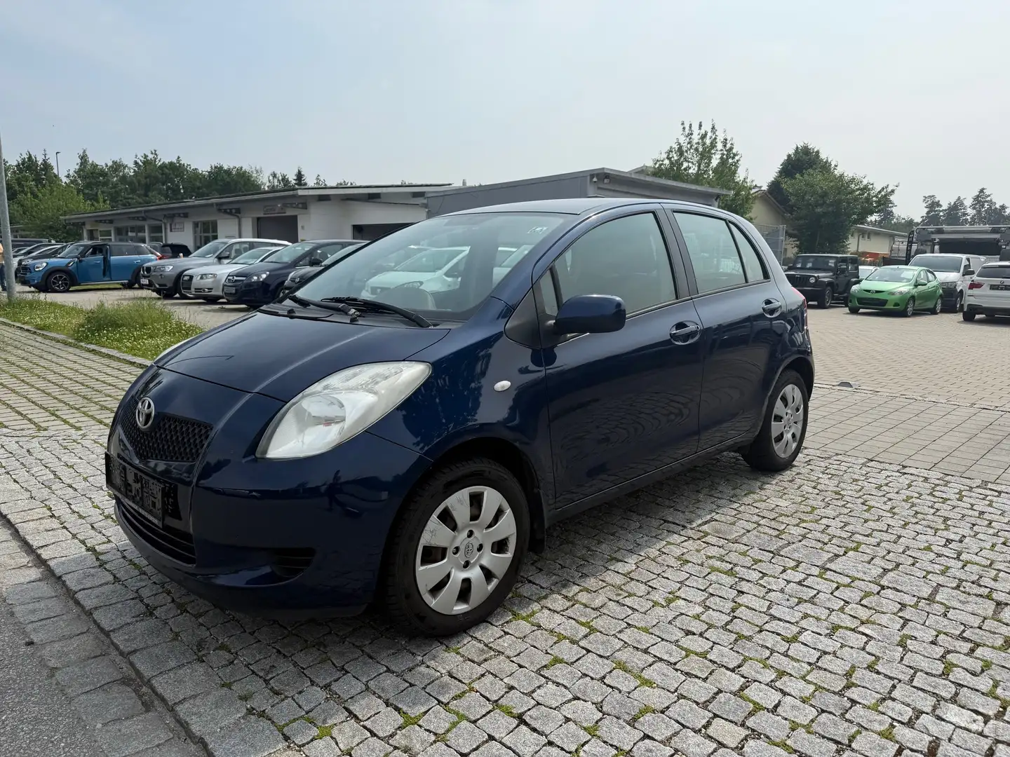 Toyota Yaris Basis -  MOTOR KLAPPERT - Blau - 1