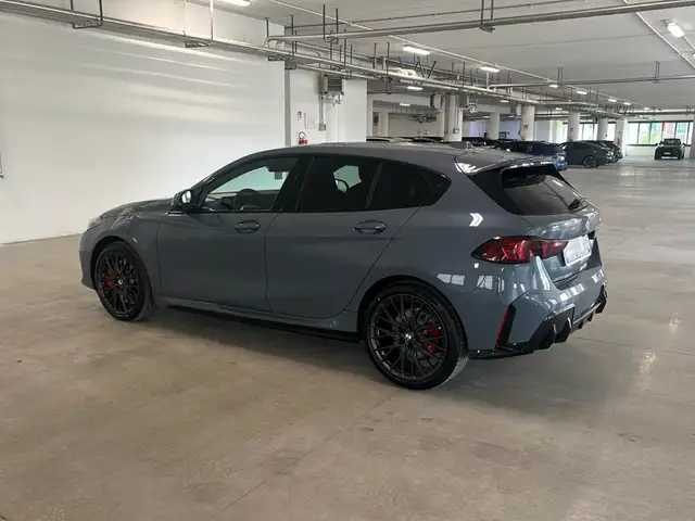 BMW 1 Series view 3