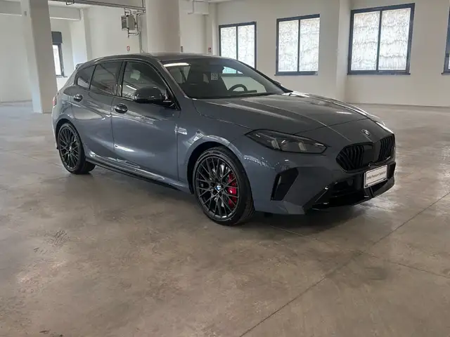 BMW 1 Series view 8