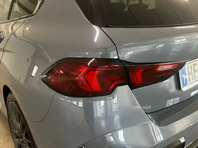BMW 1 Series view 14
