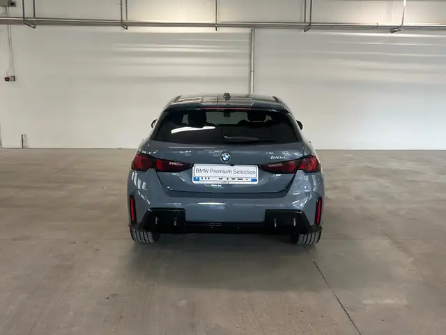 BMW 1 Series view 4