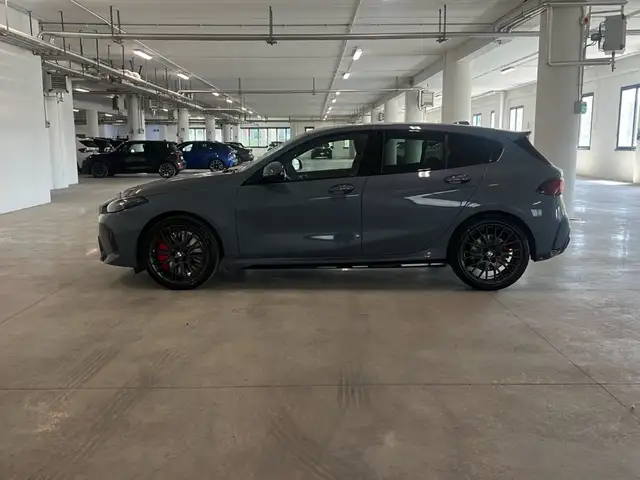 BMW 1 Series view 2