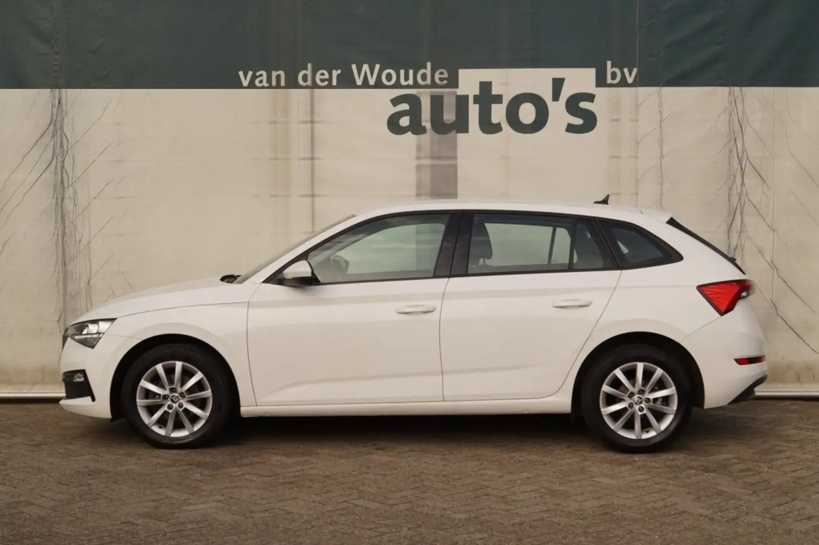 Skoda Scala 1.0 TSI 110pk Style -NAVI-ECC-LED-PDC- Wit - 1