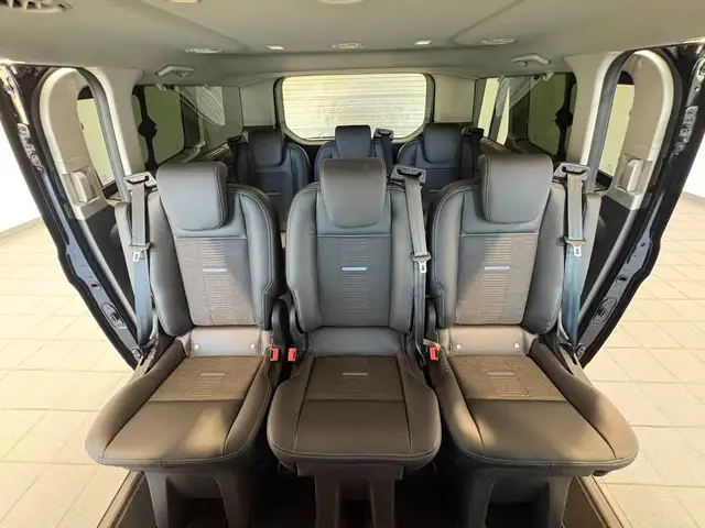 Ford Tourneo Custom view 14