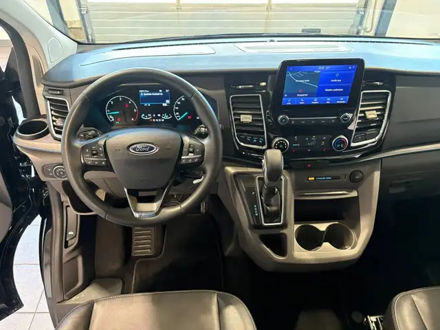 Ford Tourneo Custom view 9