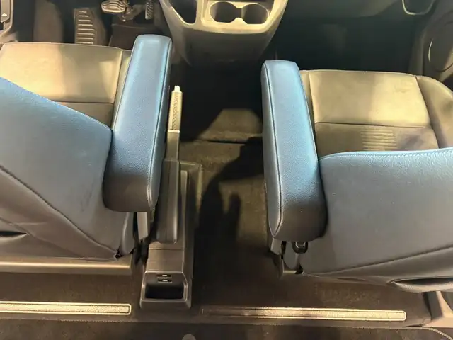 Ford Tourneo Custom view 13