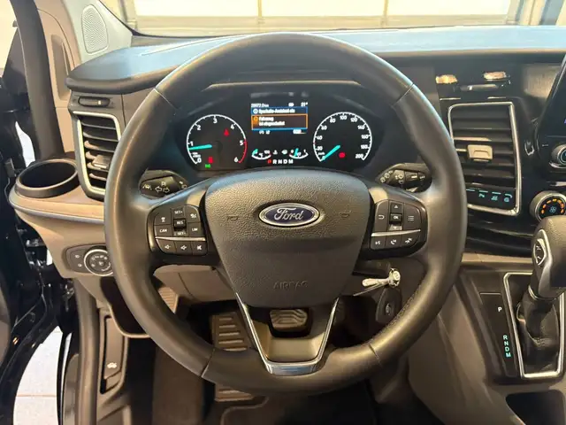 Ford Tourneo Custom view 10