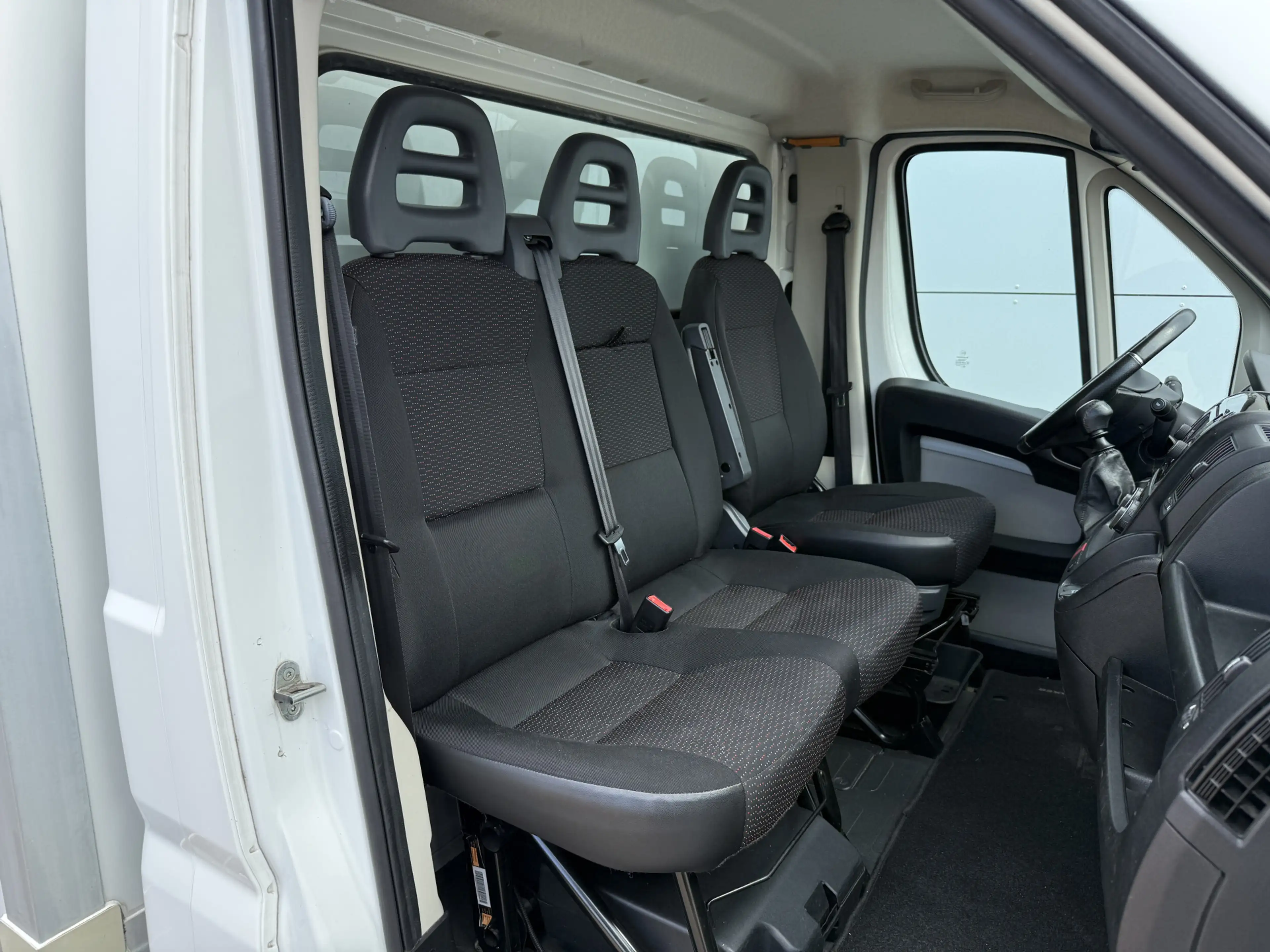 Peugeot Boxer 2.0 130PK Bakwagen Laadklep Navigatie Camera Airco — photo 7