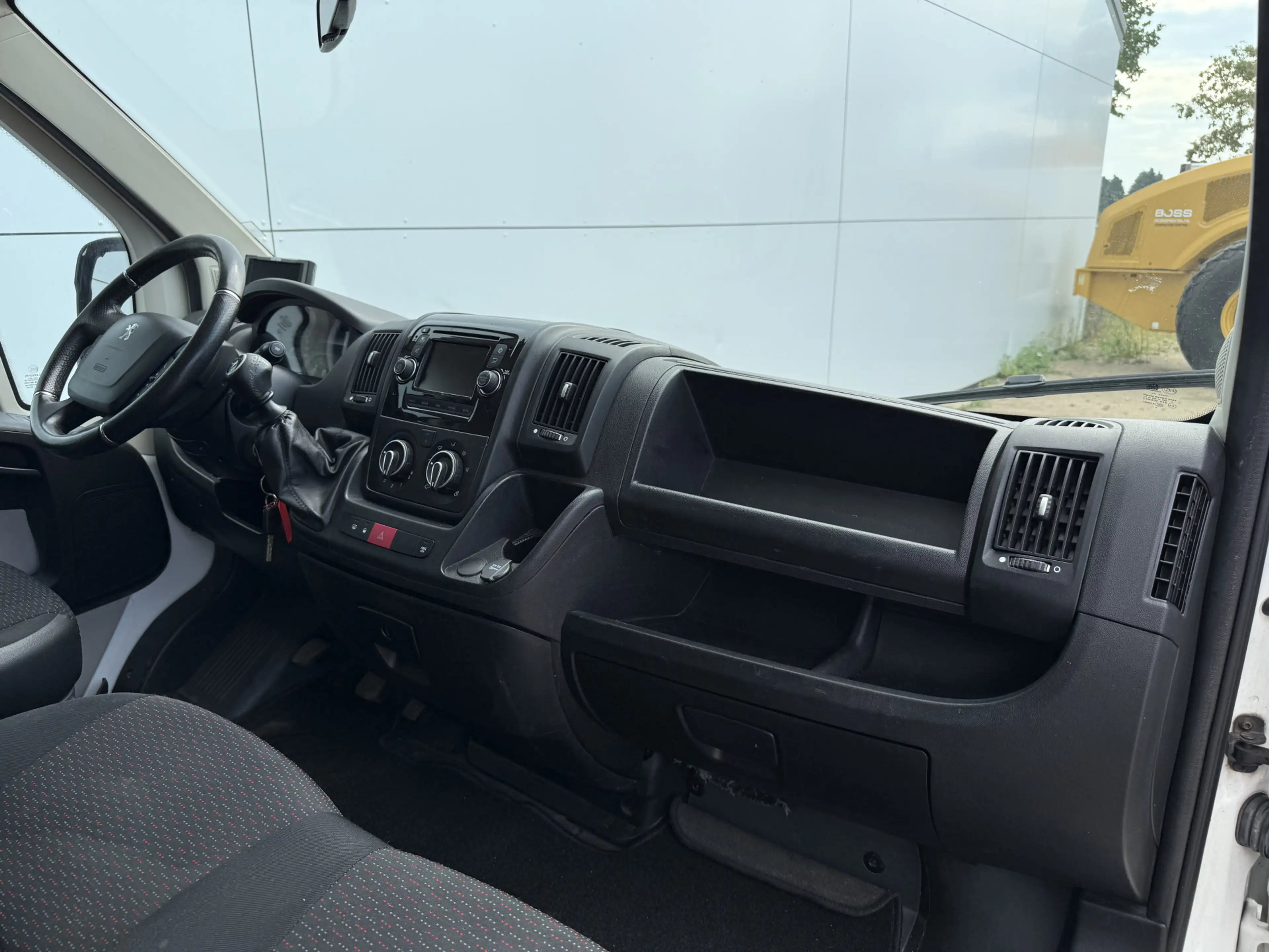 Peugeot Boxer 2.0 130PK Bakwagen Laadklep Navigatie Camera Airco — photo 8