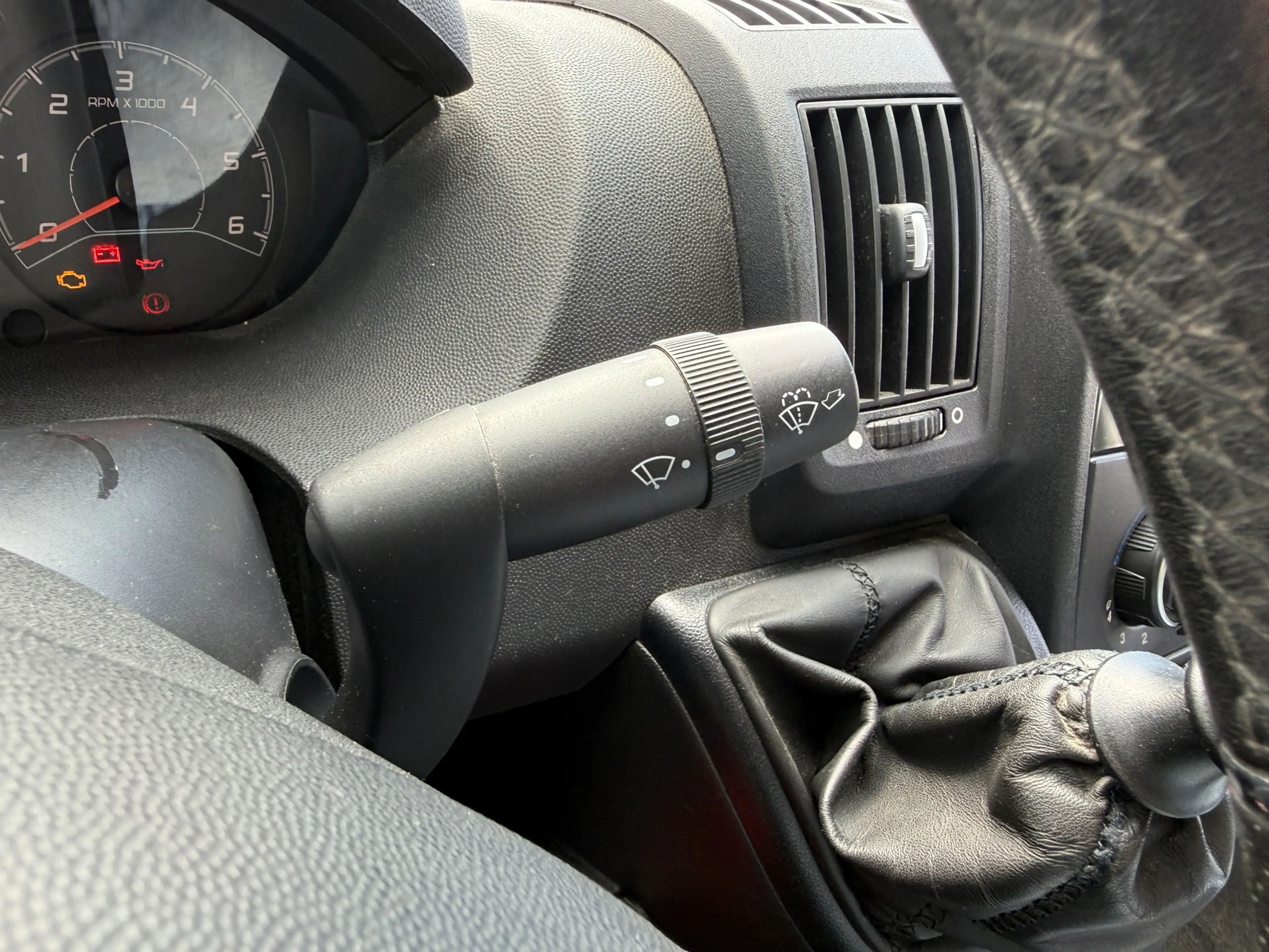 Peugeot Boxer 2.0 130PK Bakwagen Laadklep Navigatie Camera Airco — photo 28