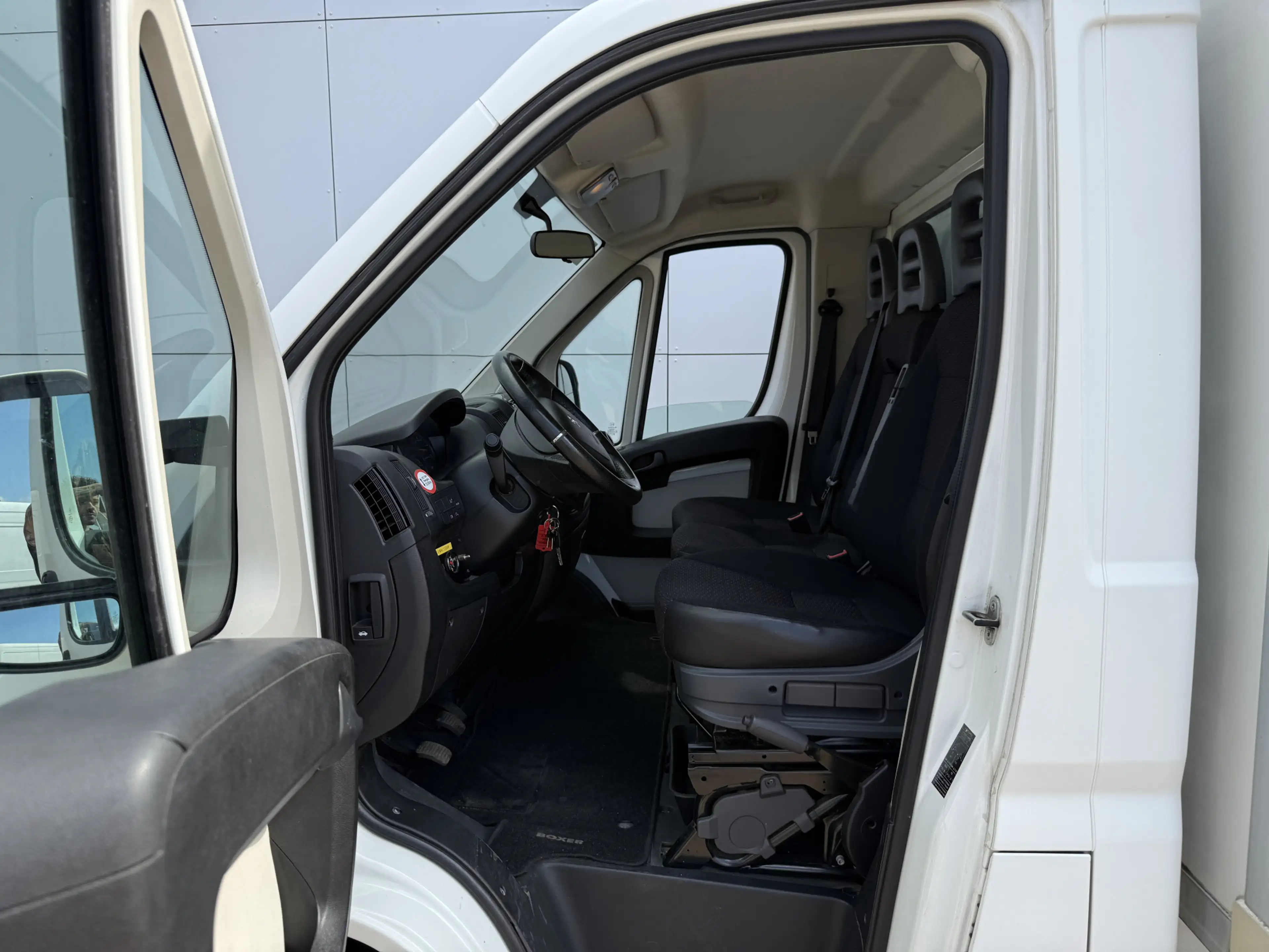 Peugeot Boxer 2.0 130PK Bakwagen Laadklep Navigatie Camera Airco — photo 6