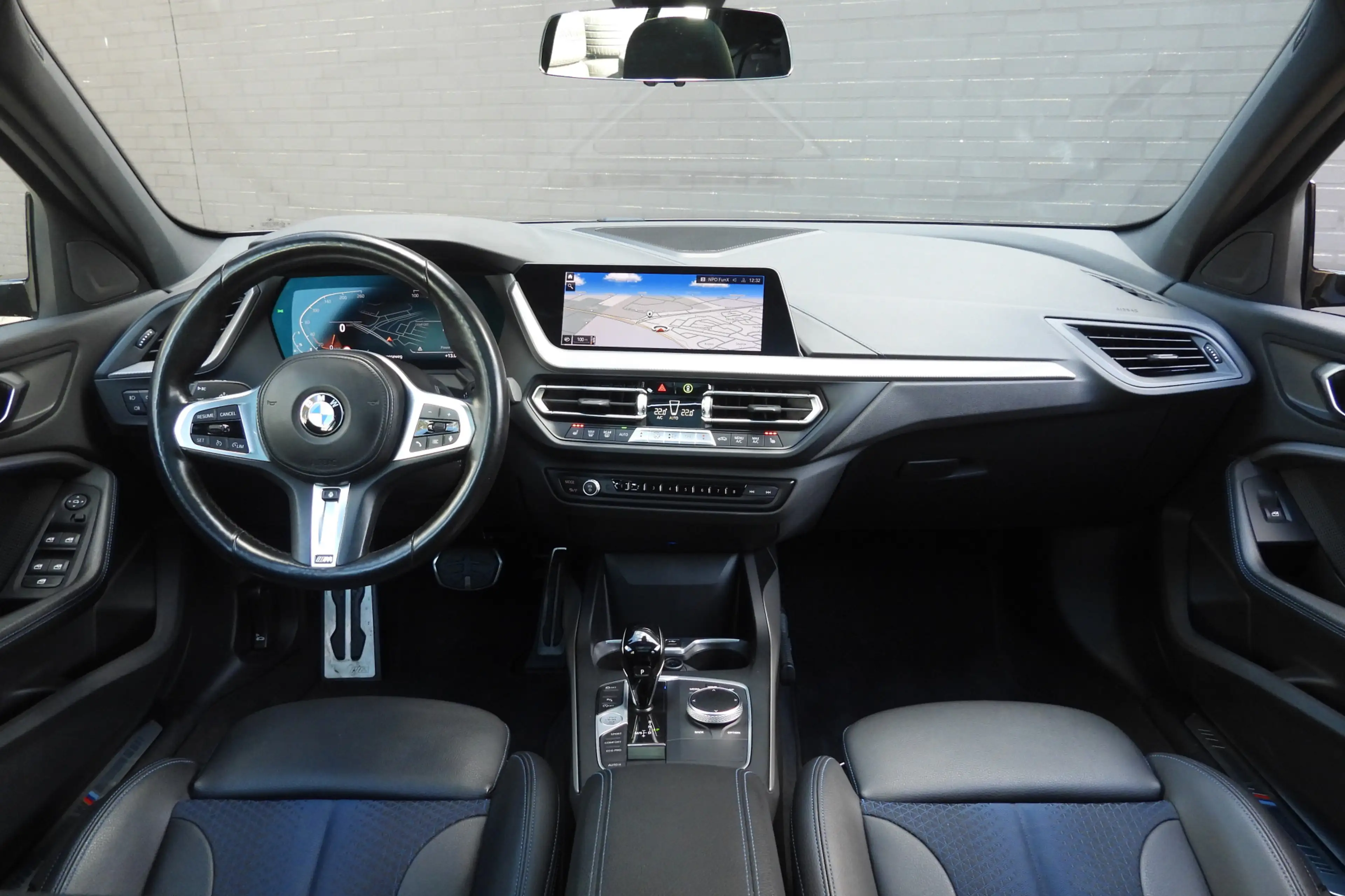 BMW 118 1 Serie 118i Executive Automaat / Panoramadak / Sp — photo 3