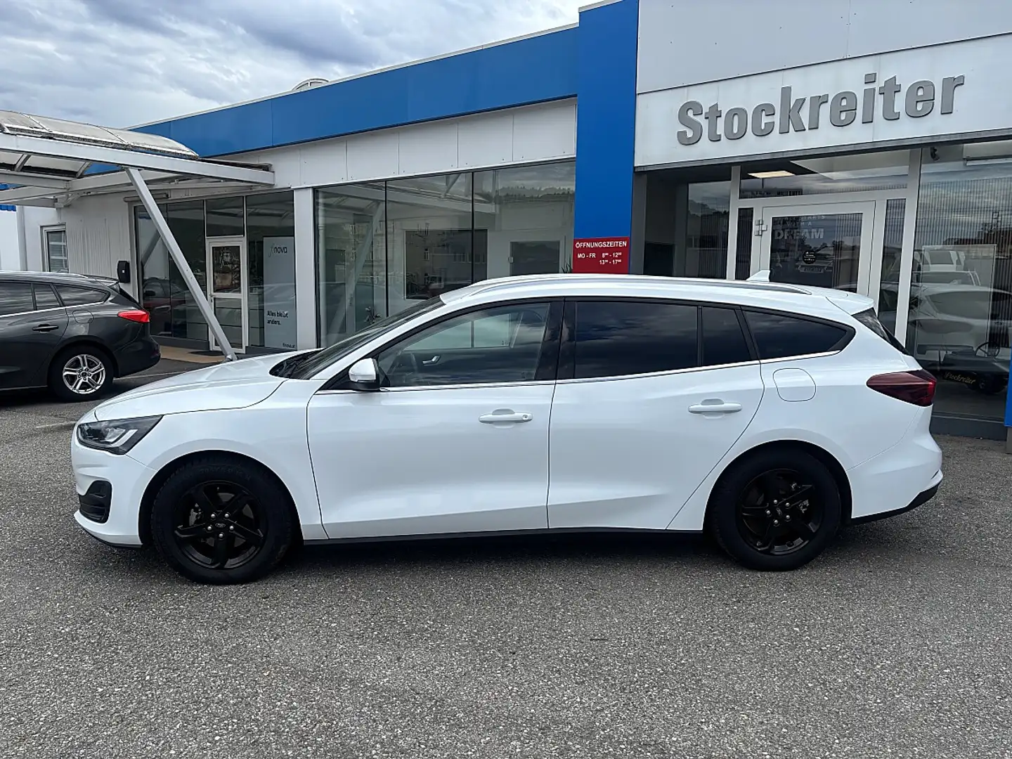 Ford Focus Turnier 1,5 EcoBlue Titanium Aut.*38.000KM* Weiß - 2