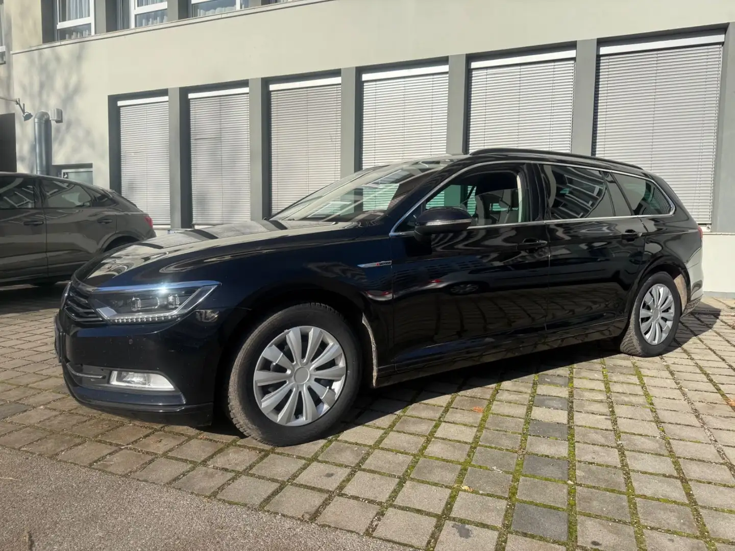 Volkswagen Passat Variant 4-MOTION-KAMERA-NAVI-ACC-TÜV-NEU Schwarz - 1