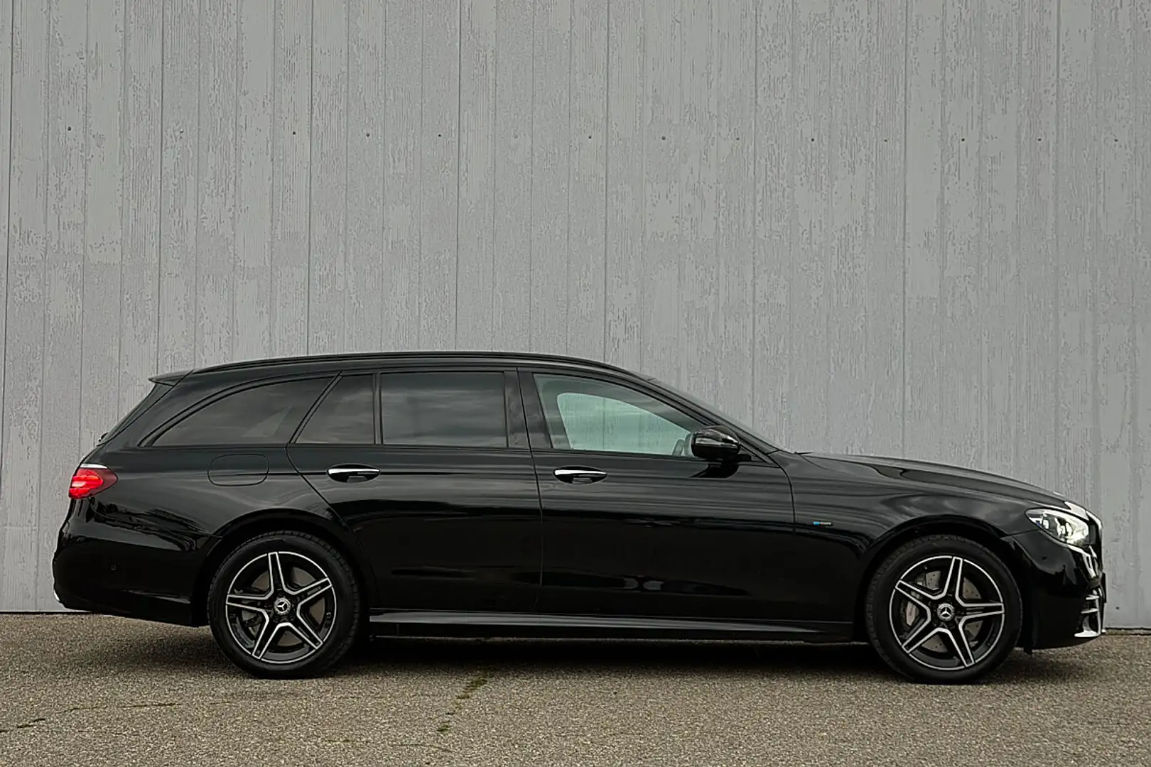 Mercedes-Benz E 300 de AMG Line 4Matic, Burmester, AHK Schwarz - 2