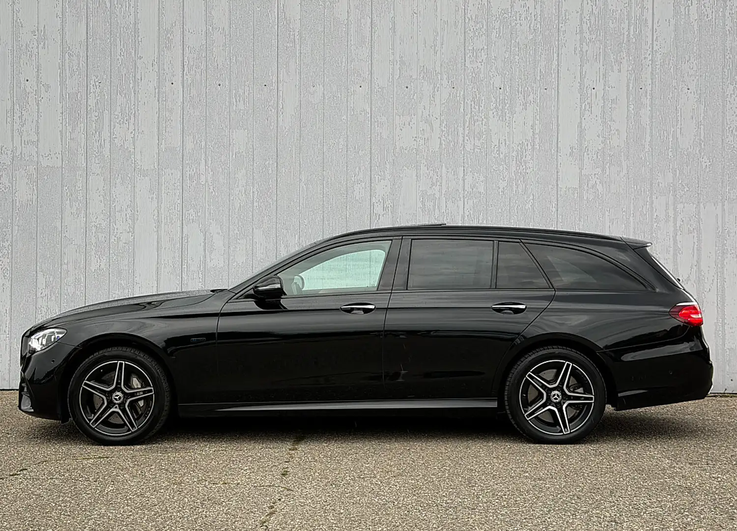 Mercedes-Benz E 300 de AMG Line 4Matic, Burmester, AHK Schwarz - 2