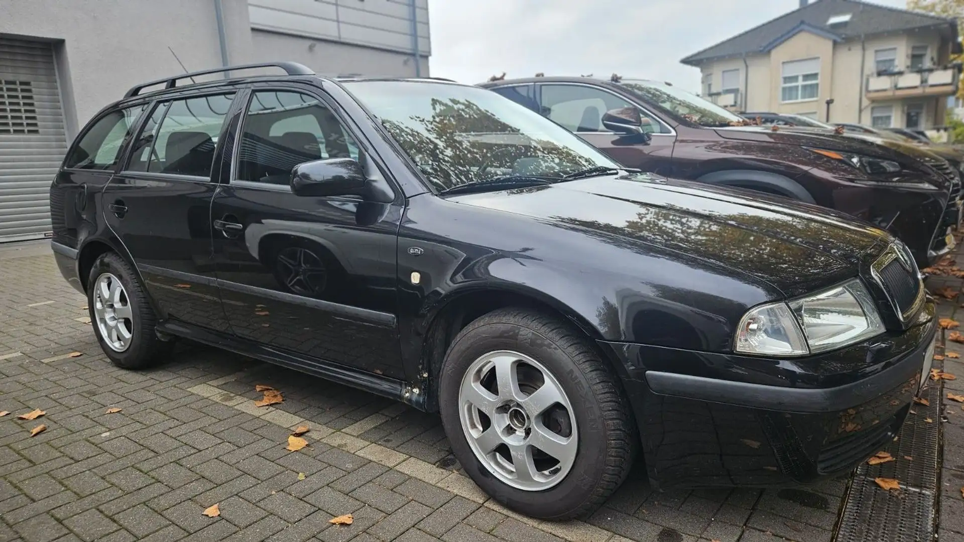 Skoda Octavia Combi 2.0 Elegance Klimaauto SHZ Tempo Schwarz - 2