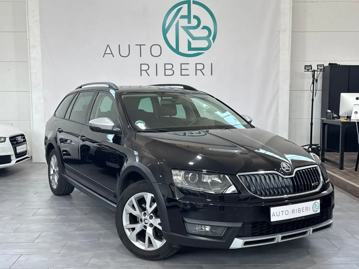 Skoda Octavia Combi Scout 4x4*BI-Xenon*Kamera*Navi Negro - 1
