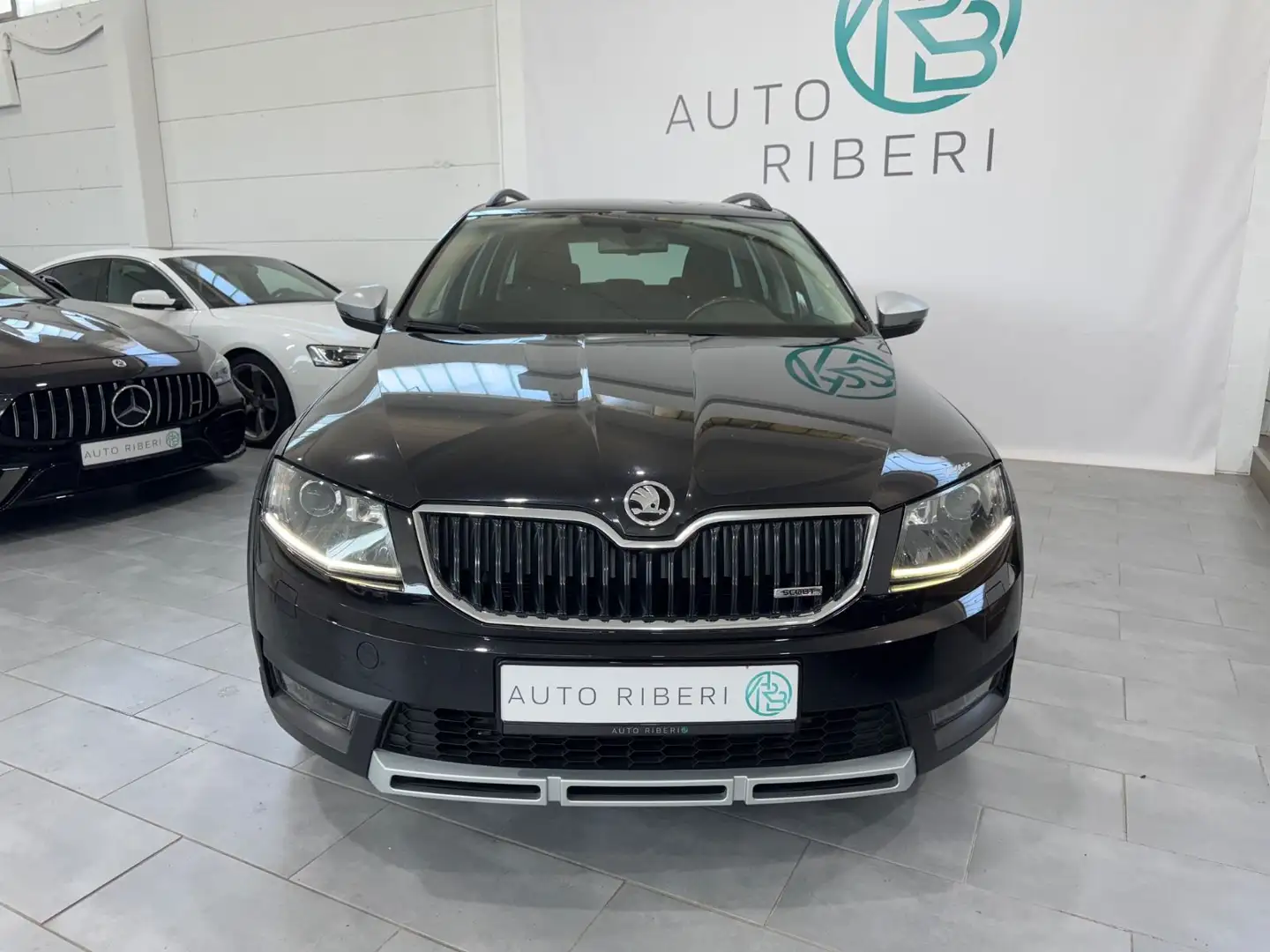 Skoda Octavia Combi Scout 4x4*BI-Xenon*Kamera*Navi Negro - 2