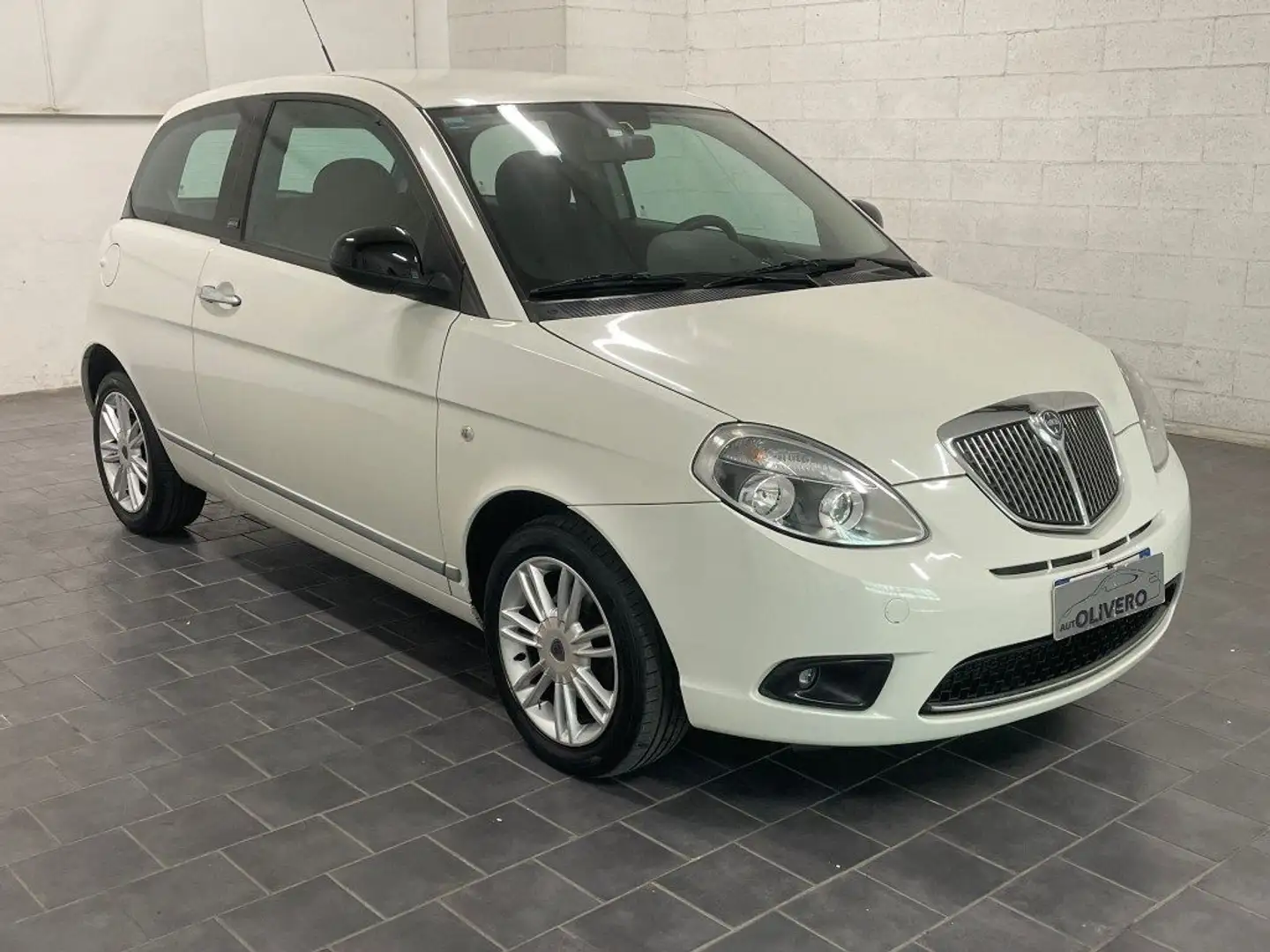Lancia Ypsilon 1.3 MJT 75 CV Unyca-UNICOPROPRIETARIO Bianco - 1