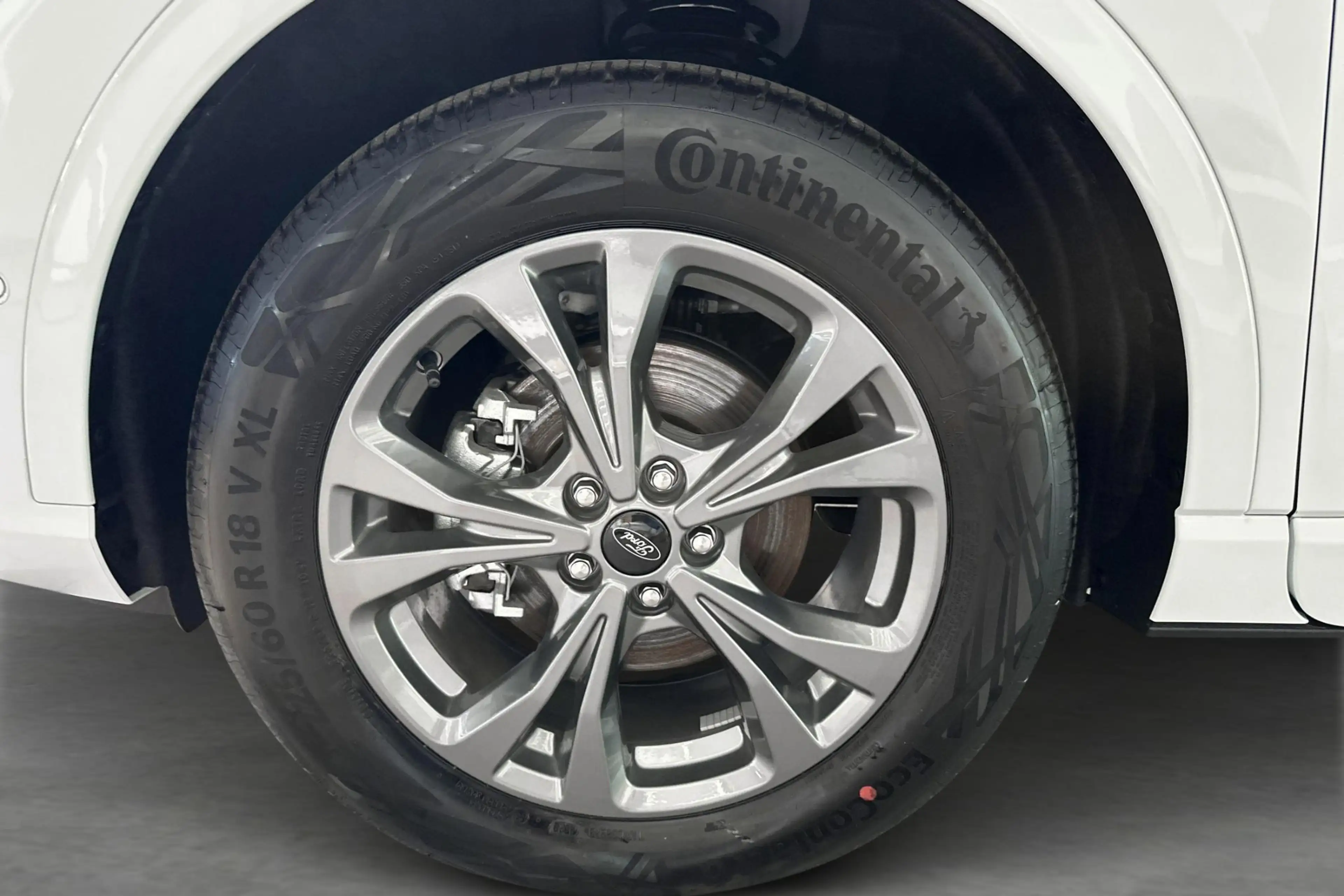Ford Kuga 2.5i PHEV Aut. 165kW ST-Line X — photo 6