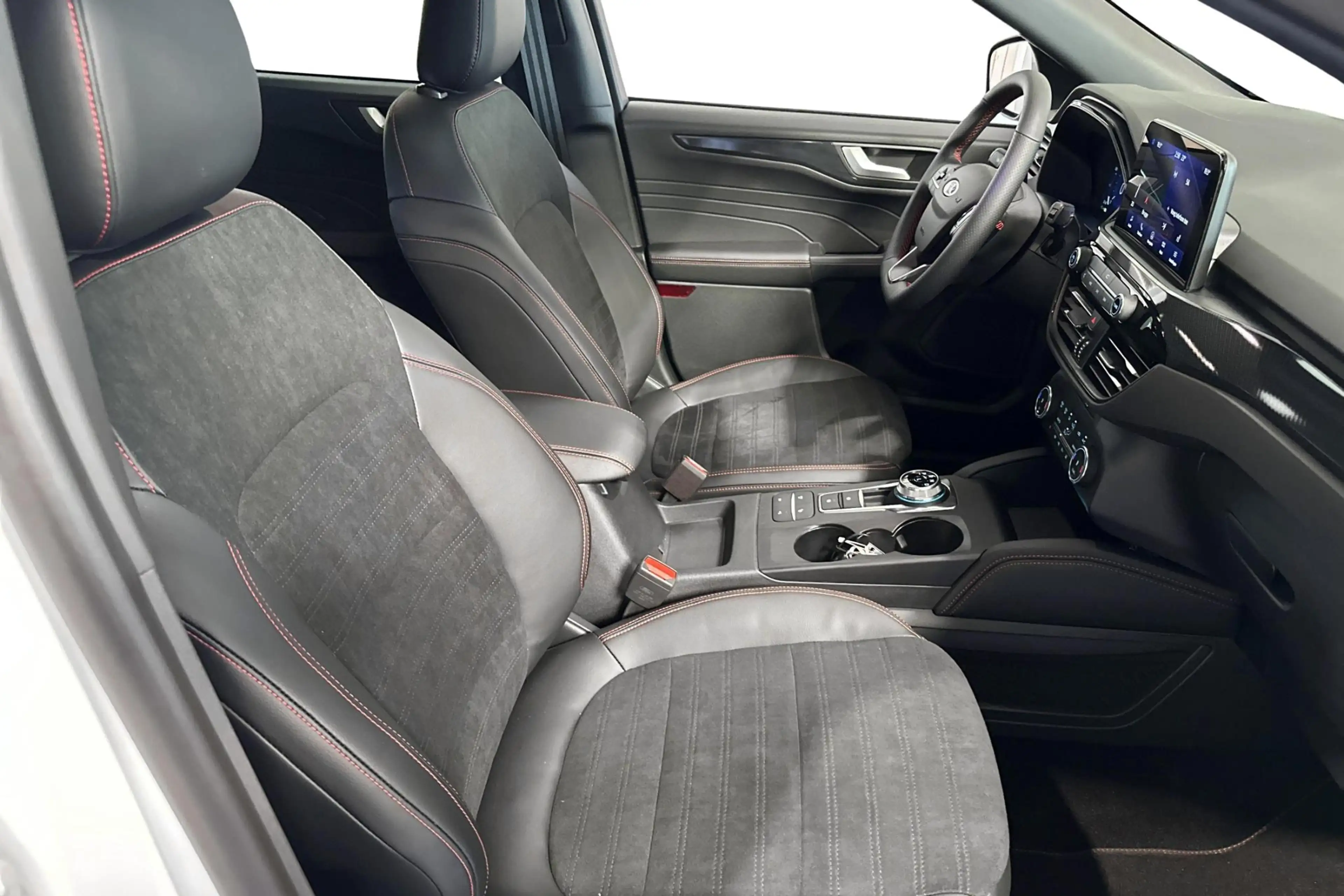 Ford Kuga 2.5i PHEV Aut. 165kW ST-Line X — photo 7