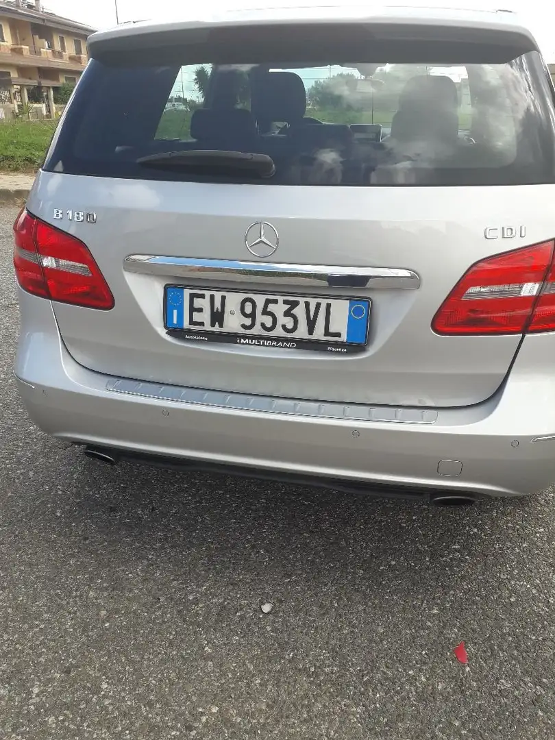 Mercedes-Benz 180 cd Sport Srebrny - 2