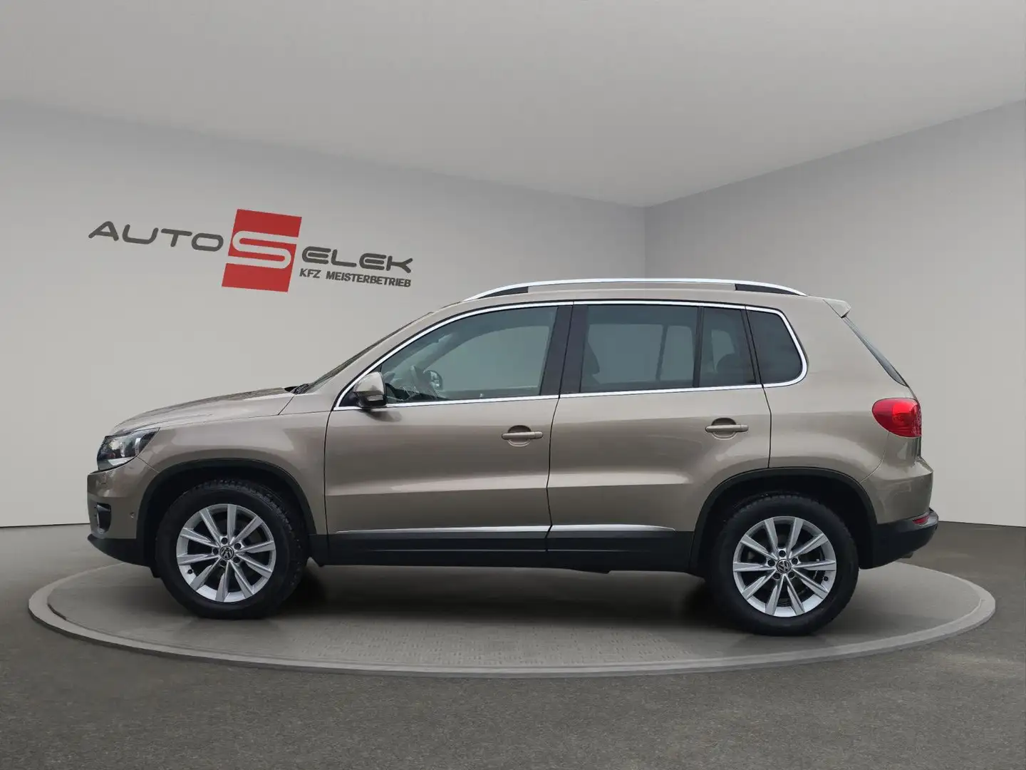 Volkswagen Tiguan Sport & Style 4Motion+1.HAND+AUTOMATIK Beige - 2