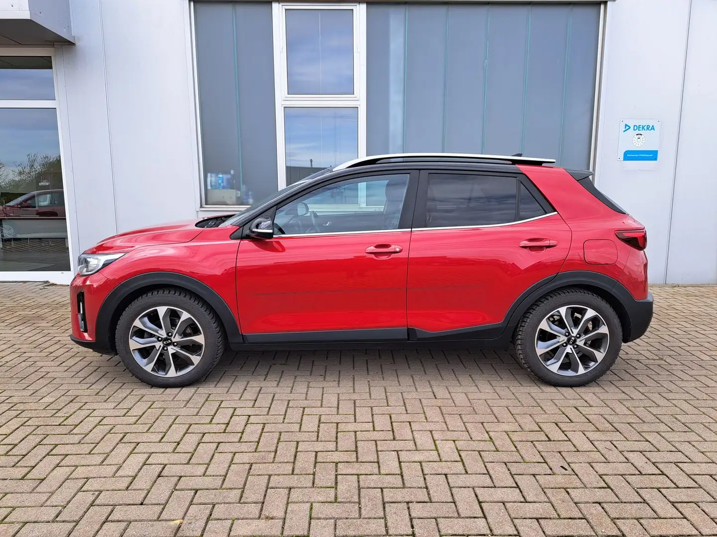 Kia Stonic 1.0 T-GDI BI-COLOR NAVI AHK KAMERA ALU Rot - 2