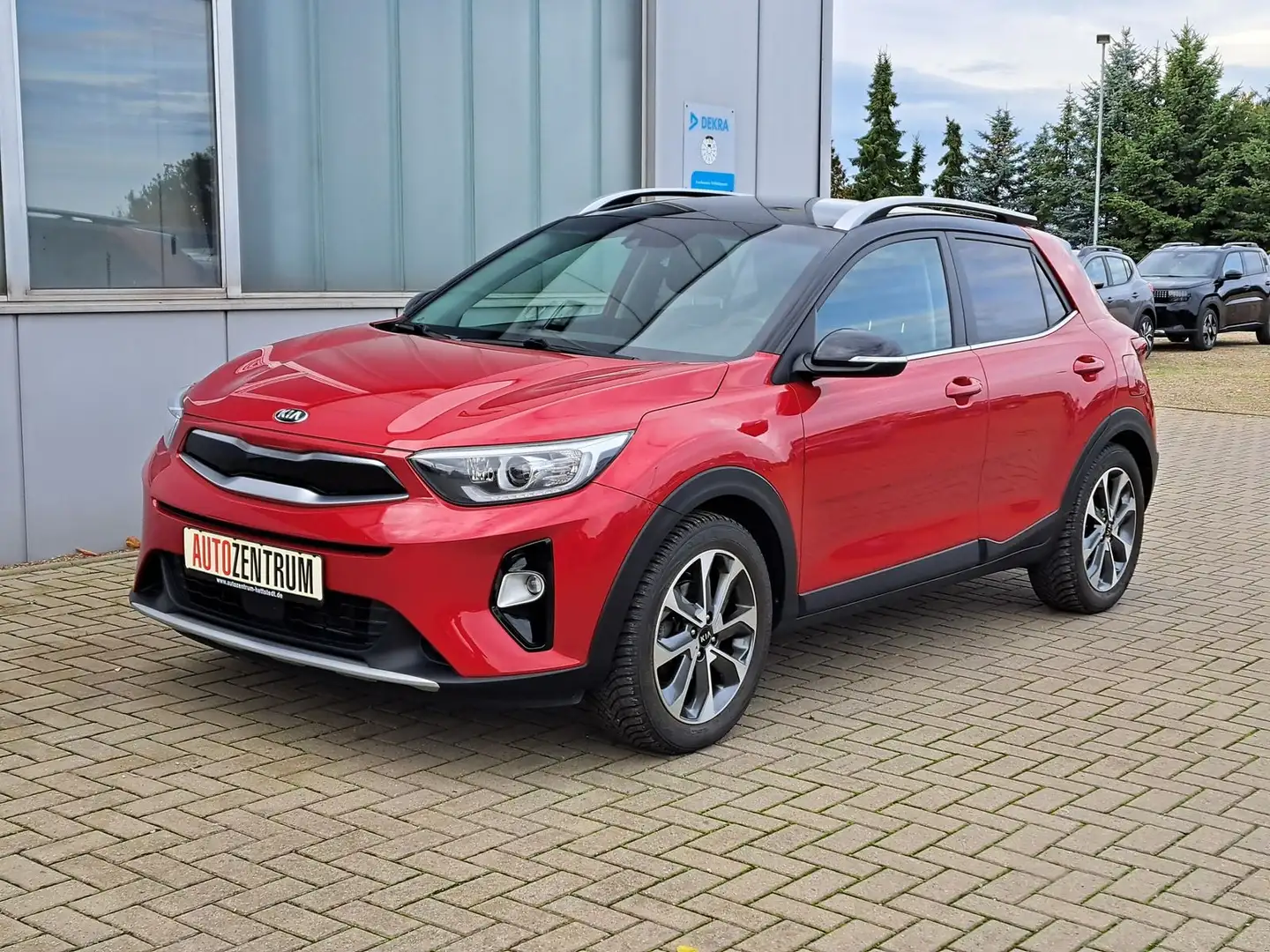 Kia Stonic 1.0 T-GDI BI-COLOR NAVI AHK KAMERA ALU Rot - 1
