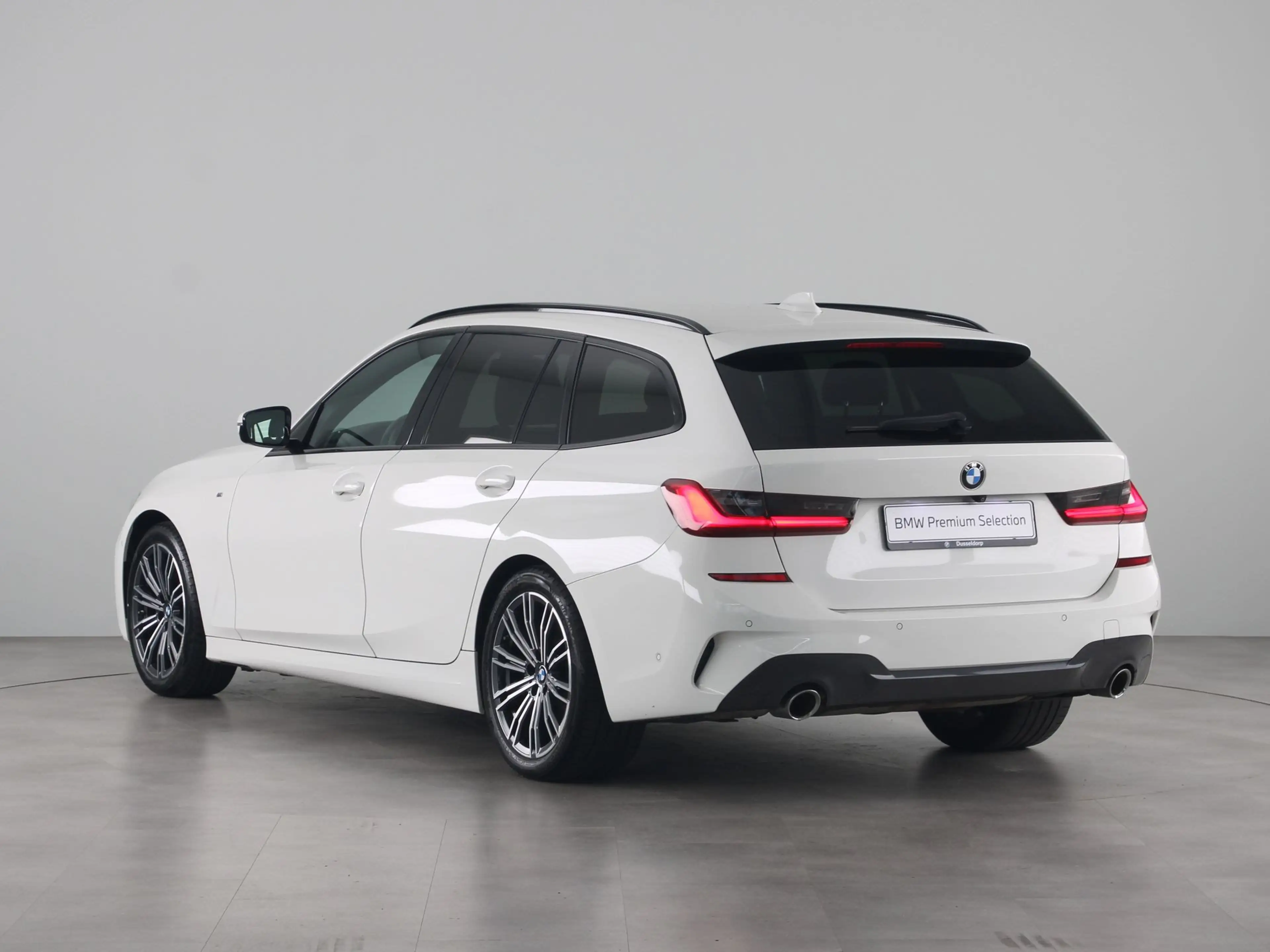 BMW 318 3 serie 318i Touring M Sport — photo 13