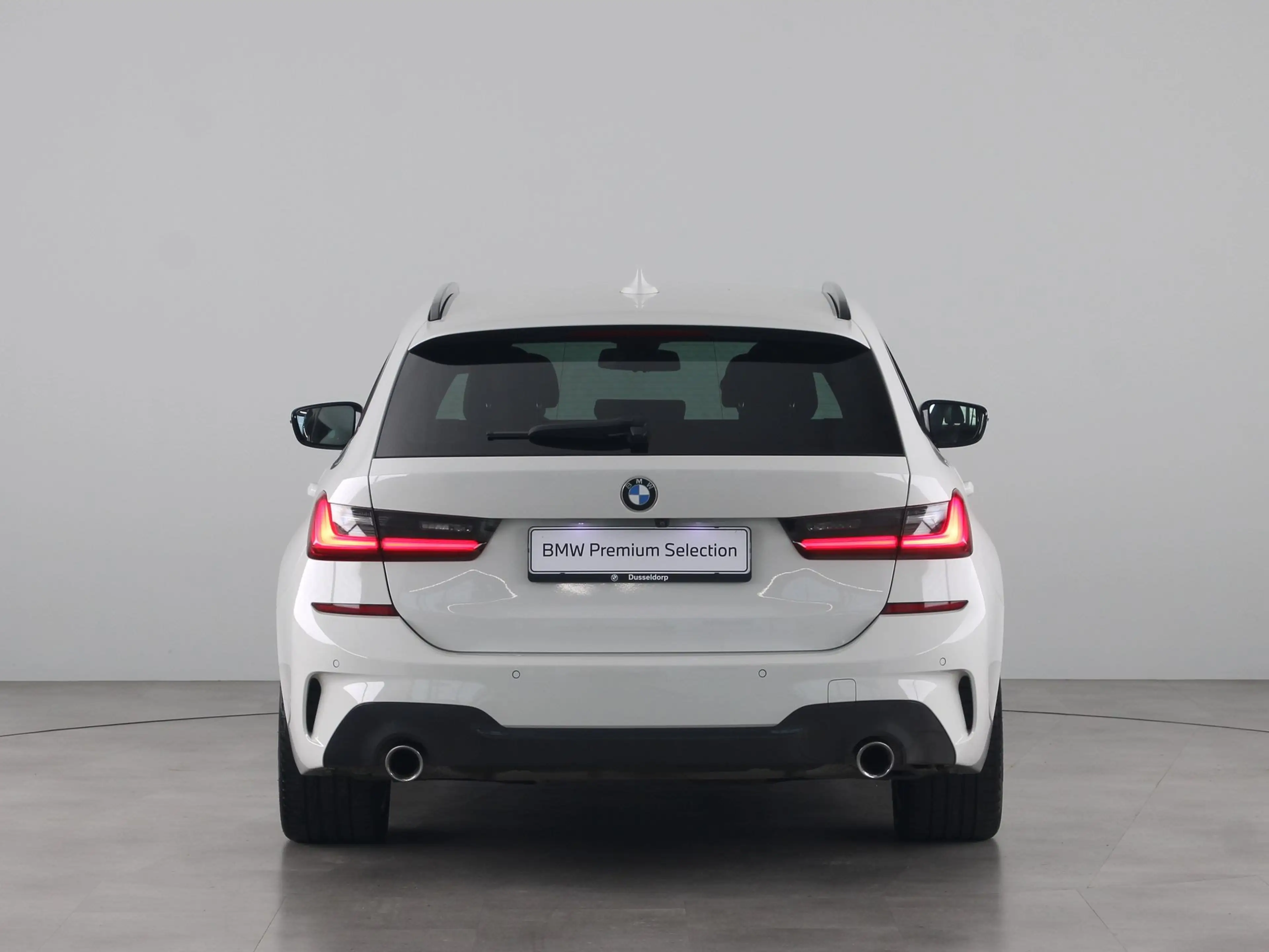 BMW 318 3 serie 318i Touring M Sport — photo 12