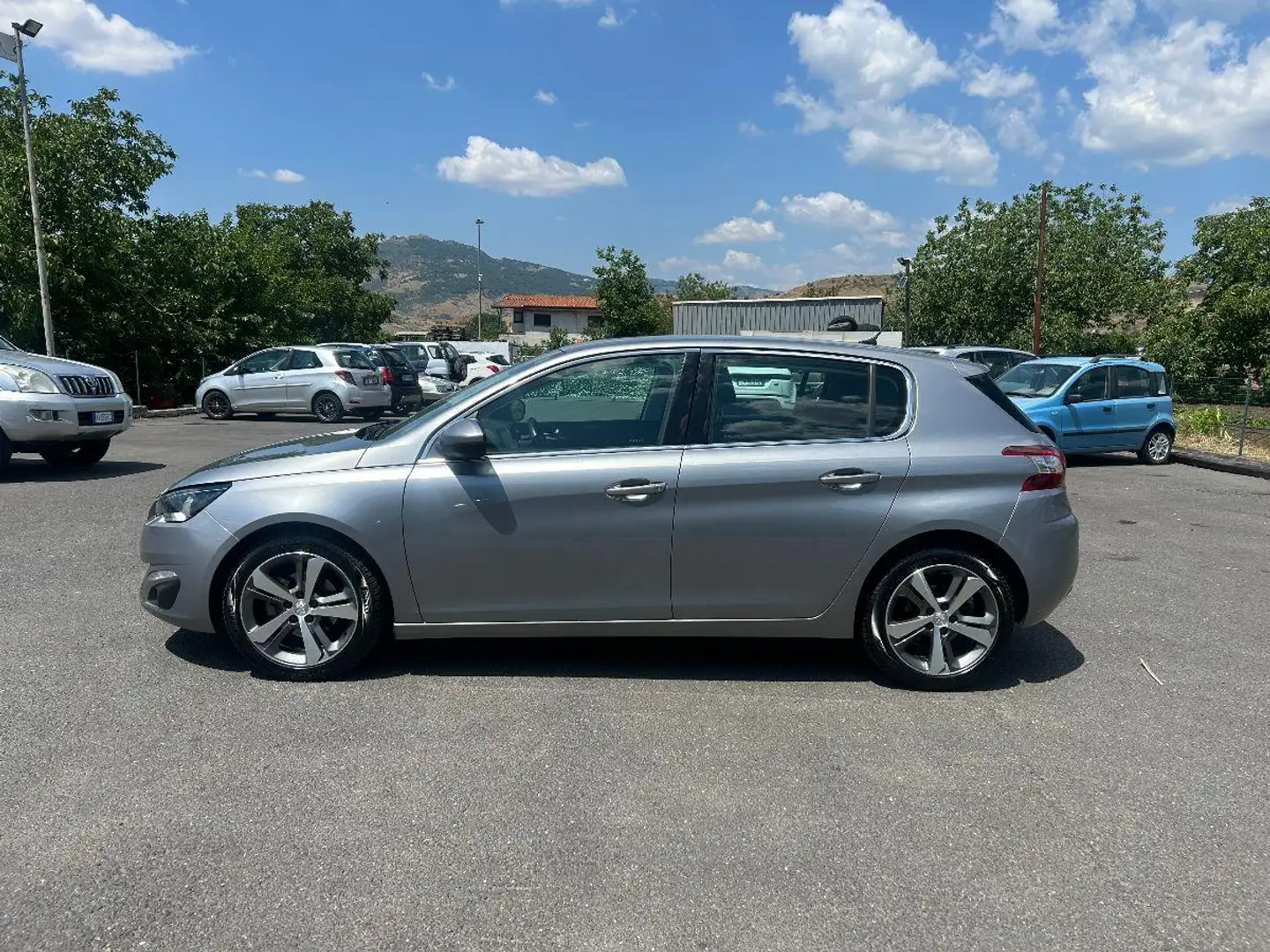 Peugeot 308 BlueHDi 120 S&S EAT6 Allure Grau - 2