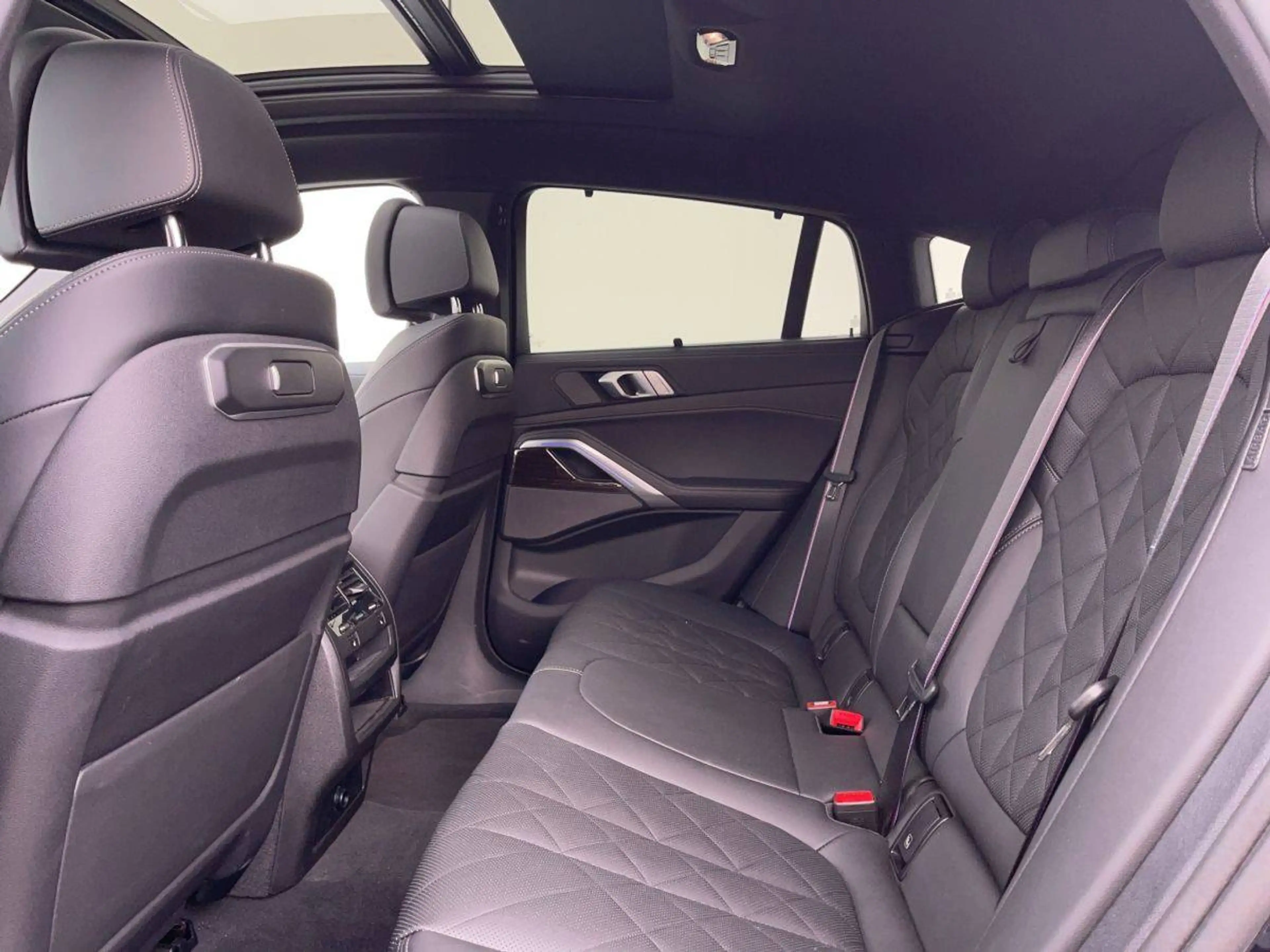BMW X6 40 i xDrive M Sport — photo 14