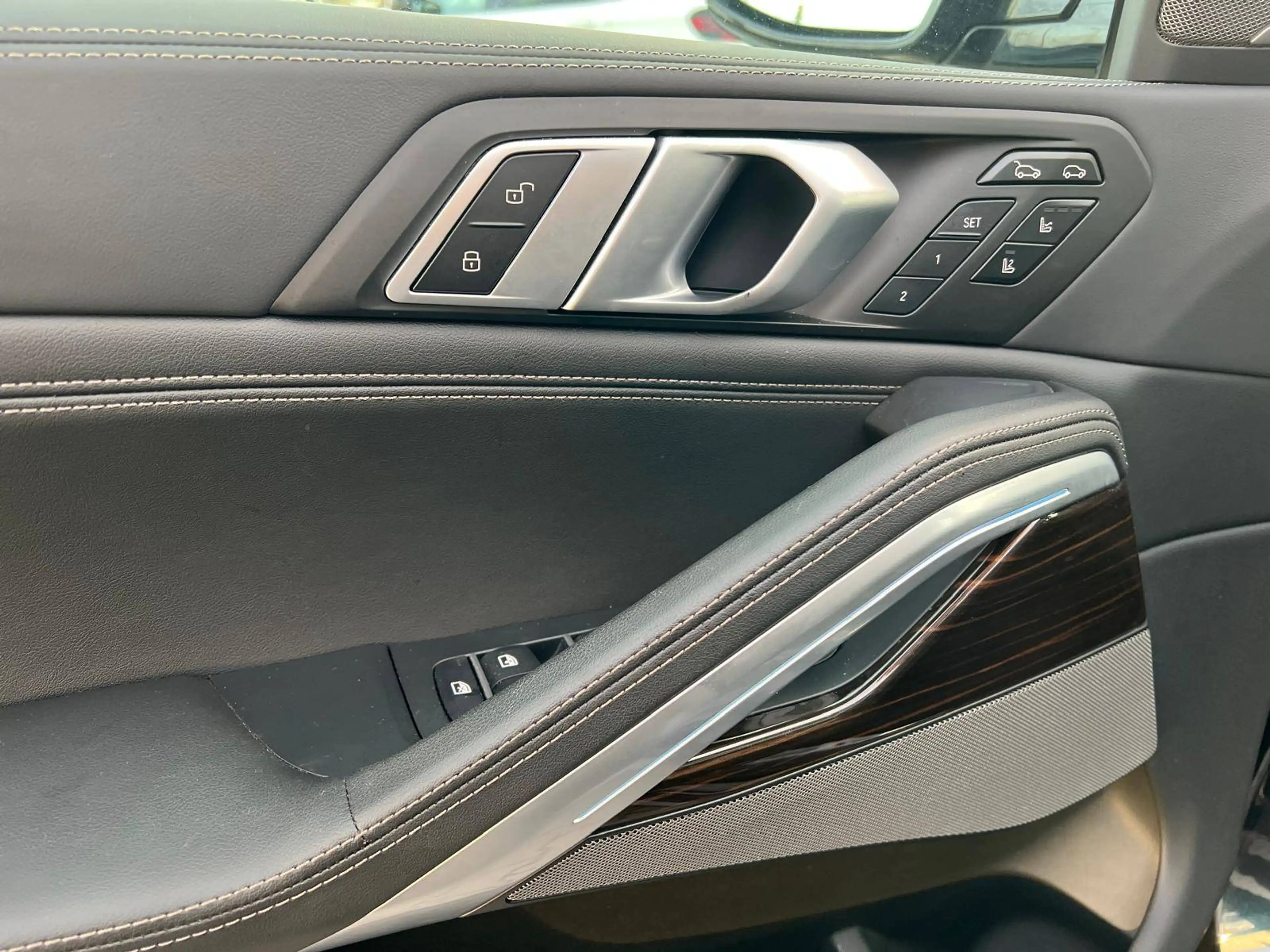 BMW X6 40 i xDrive M Sport — photo 13