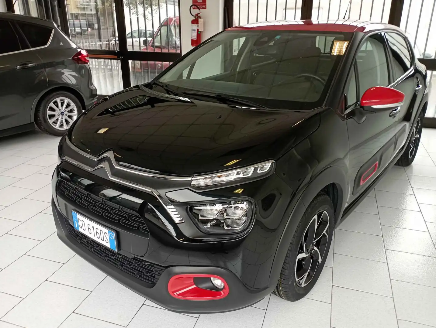 Citroen C3 C3 III 2017 1.2 puretech Shine s Nero - 1