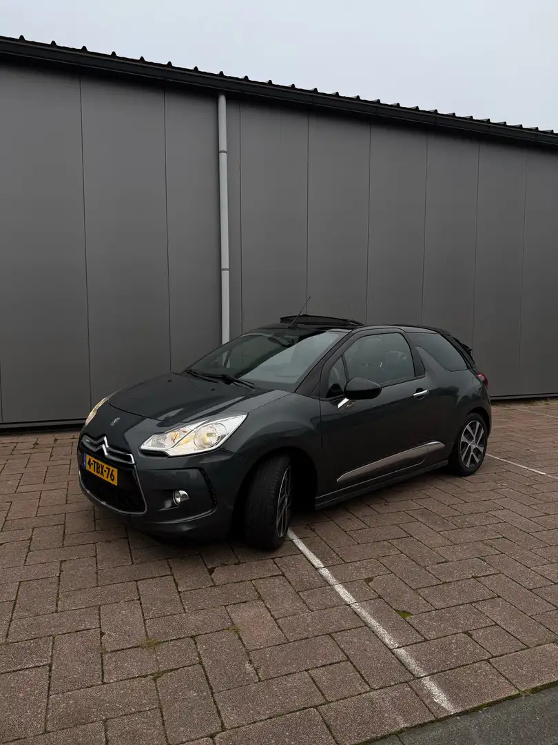 Citroen DS3 1.2 VTi So Chic Grijs - 1