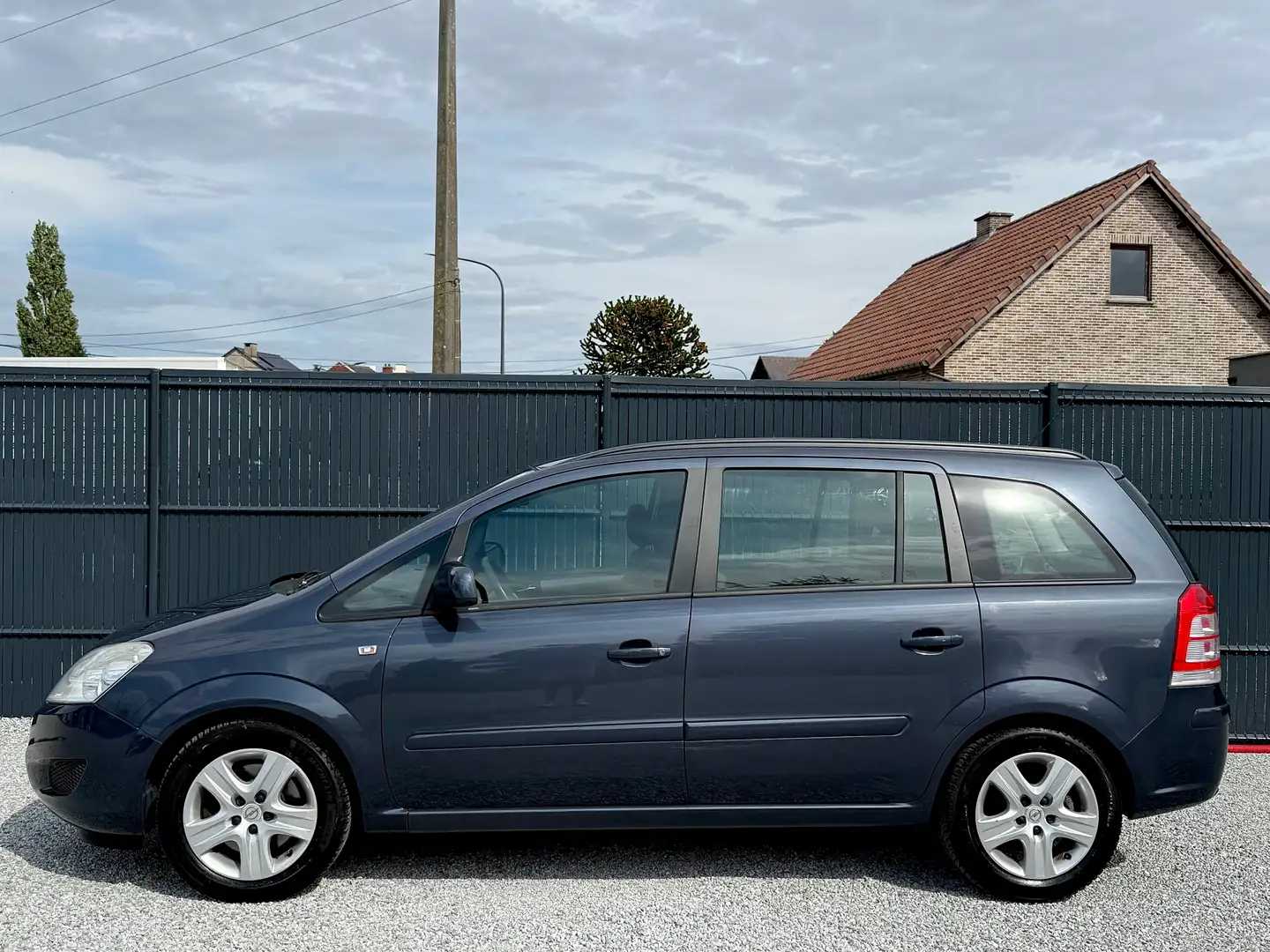 Opel Zafira 1.7 CDTi ecoFLEX / 7 Place / Full Carnet / Clim !! Grijs - 2
