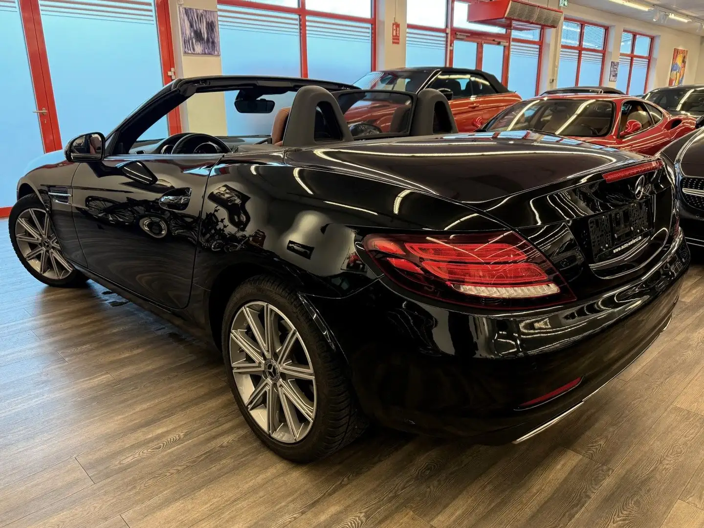 Mercedes-Benz SLC 200 Roadster Autom Klima Leder Airscarf Top Negro - 2