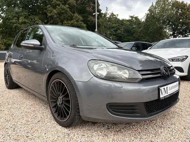 Volkswagen Golf view 3
