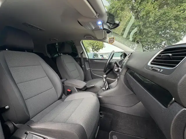 Volkswagen Golf view 9