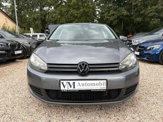 Volkswagen Golf view 2