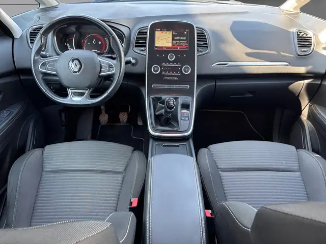 Renault Scenic view 2