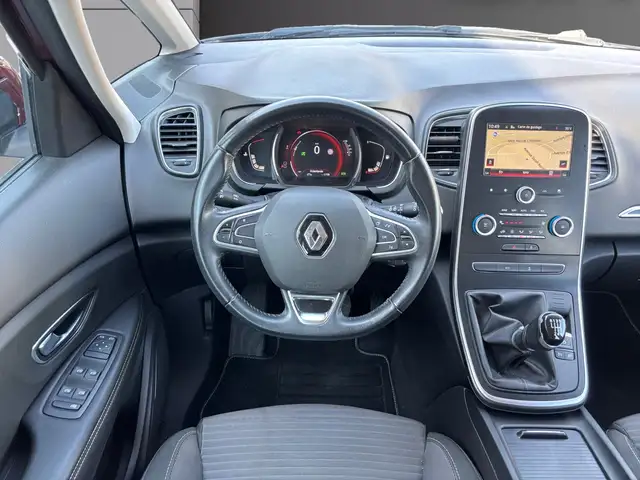Renault Scenic view 13