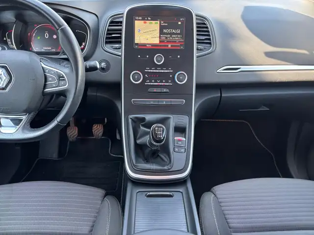 Renault Scenic view 12