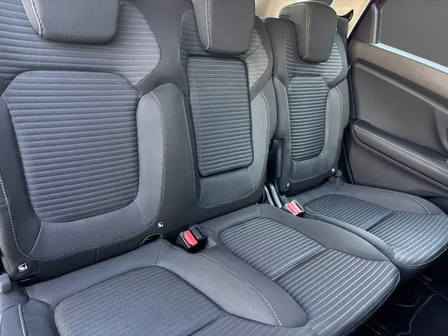 Renault Scenic view 11