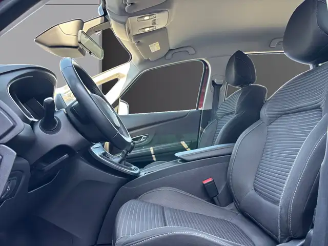 Renault Scenic view 9