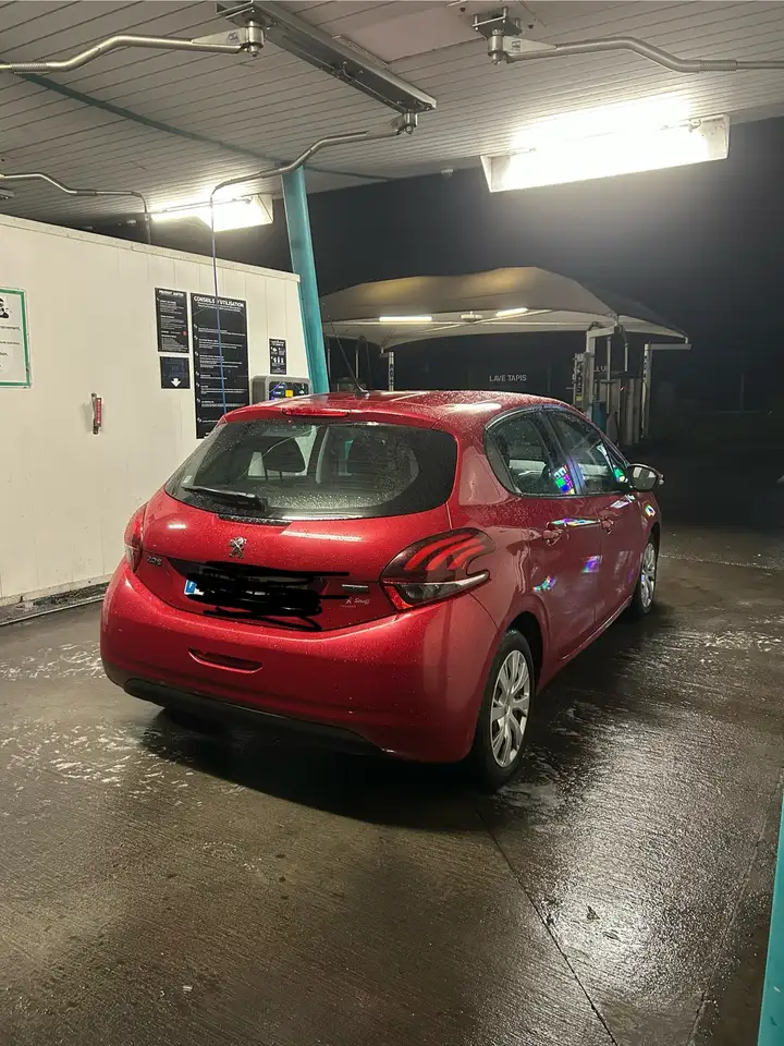 Peugeot 208 1.6 BlueHDi 100ch S\u0026S BVM5 Active